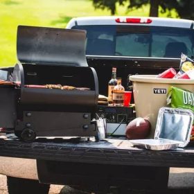Traeger Tailgater 20 Black Portable Pellet Grill - Image 7