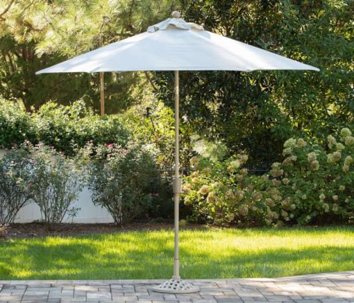 Hanover Traditions 7-Piece Outdoor Dining Set In Sand/Beige With 6 Swivel Rockers, 60" Round Cast Table, Umbrella, Base - Image 4