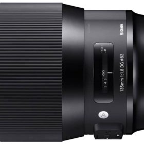 Sigma 135mm F1.8 DG HSM Telephoto Art Lens For Sony E-Mount - Image 2