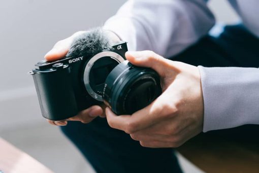 Sony Alpha ZV-E10 Mirrorless Vlog Camera Body With 16-50mm Kit Lens - Image 13