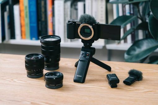 Sony Alpha ZV-E10 Mirrorless Vlog Camera Body With 16-50mm Kit Lens - Image 11