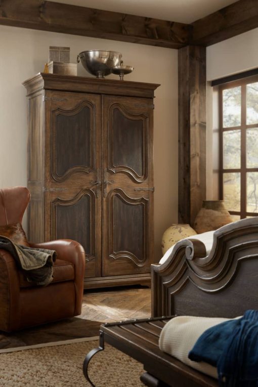 Hooker Furniture Bedroom Lakehills Wardrobe - Image 9
