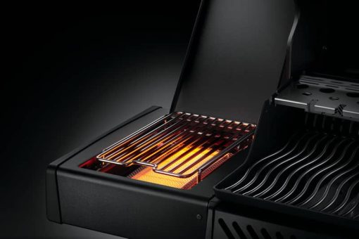 Napoleon Phantom Rogue SE 425 RSIB Matte Black Liquid Propane Freestanding Grill - Image 13