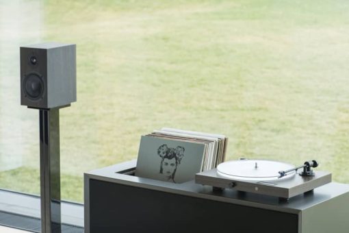 Pro-Ject Juke Box S2 Eucalyptus All-In-One Plug & Play Turntable - Image 2