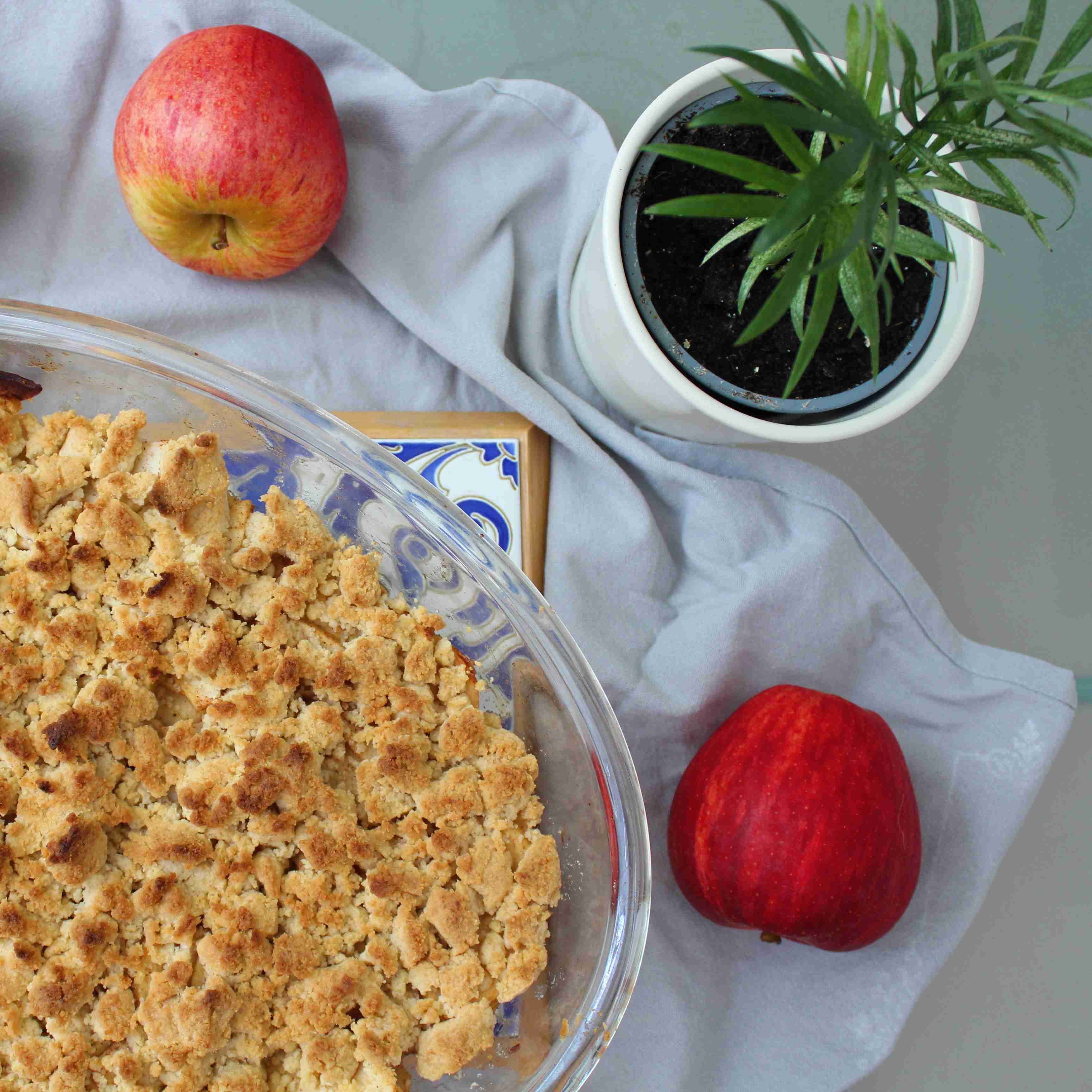 what is apple crumble made of