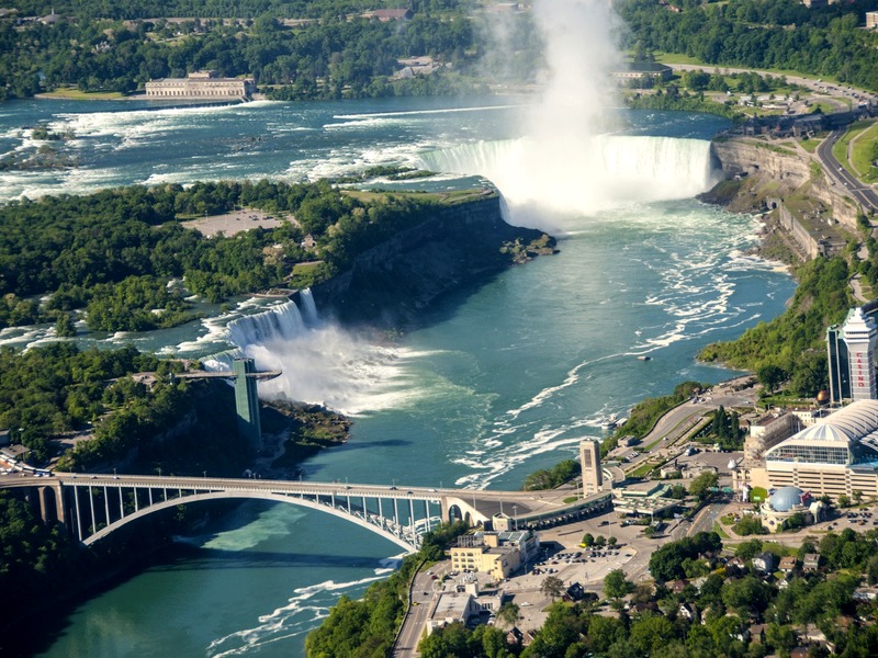Why choose a Canadian web design company? Why choose a Canadian web design company?