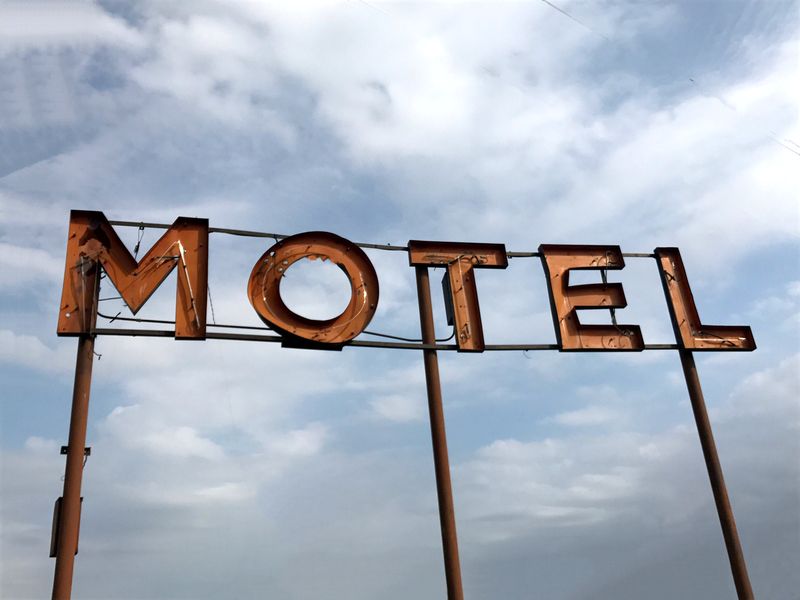 What`s the difference between a in a hotel and a motel?