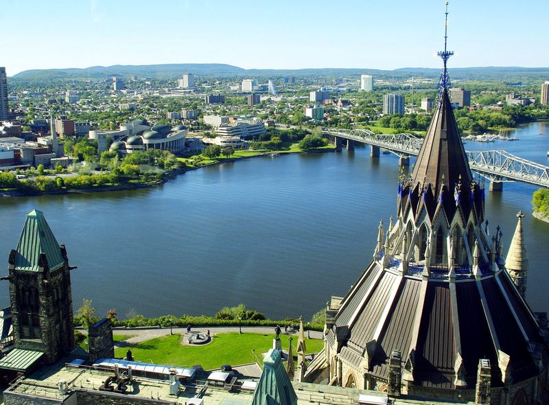 Which place in Canada has more job opportunities? Which place in Canada has more job opportunities?