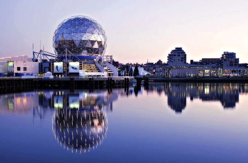 What are the advantages living in Canada? What are the advantages living in Canada?