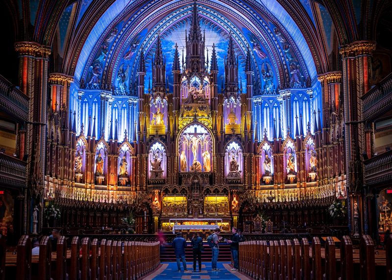 Can tourist buy business in Canada? Can tourist buy business in Canada?