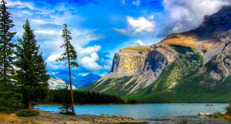 Where invest a small amount of money in Canada? Where invest a small amount of money in Canada?