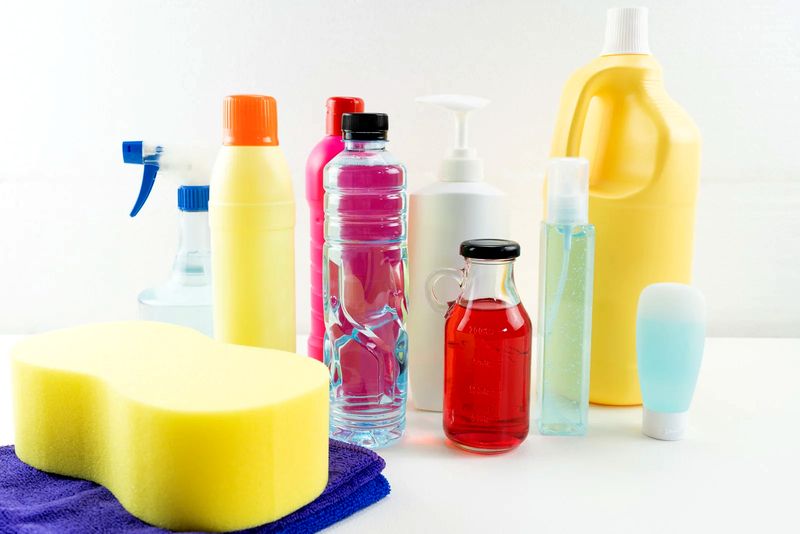 What are the two types of dry cleaning? What are the two types of dry cleaning?