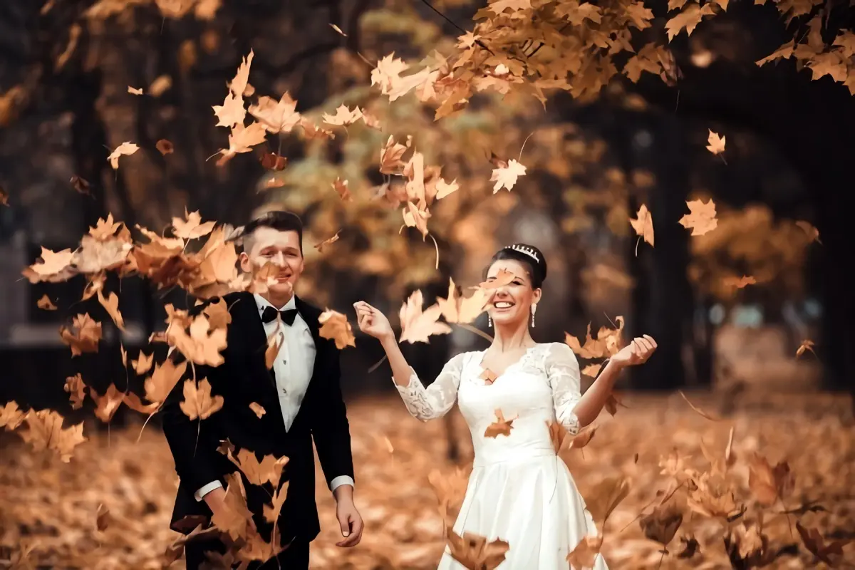14 Möglichkeiten, Herbstblätter für Ihre Hochzeit zu verwenden