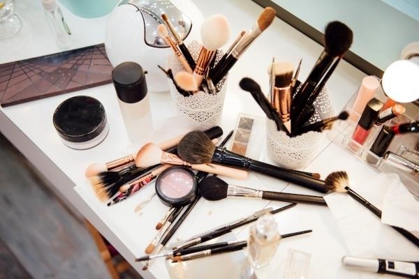 7 herramientas de belleza imprescindibles para hacer tu propio maquillaje de boda