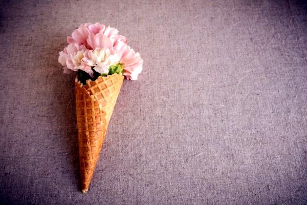 7 köstliche Möglichkeiten, Eiscreme bei Ihrer Hochzeit zu servieren.