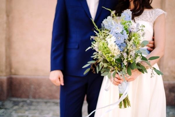 24 maneras de añadir el color azul a su boda