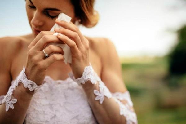 8 artículos personales para tener a mano para el día de su boda