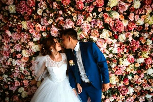23 trendige Möglichkeiten, Blumen in Ihrer Hochzeit zu verwenden