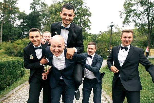 5 tipos diferentes de padrinos que puedes ver en tu boda