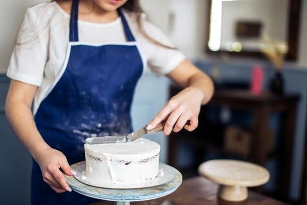 5 consejos para hornear un pastel de boda simple