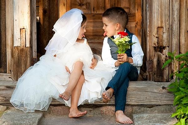 10 ideas para mantener a los niños ocupados en las bodas