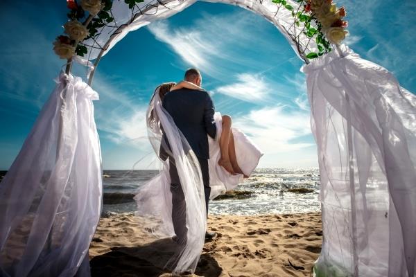 Cómo tener una boda en la playa sin estrés