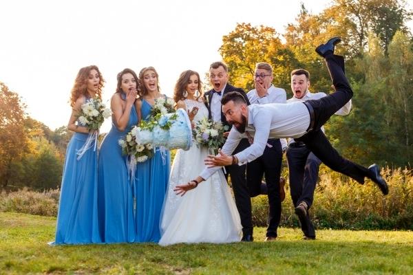 Vermeiden Sie diese 17 Hochzeitsgäste Etikette No-No's