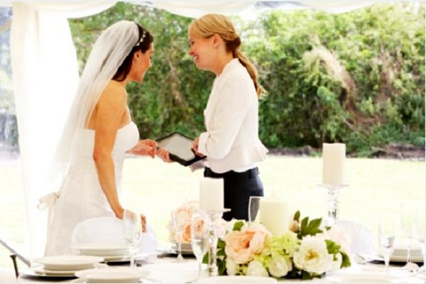 ¿Debería usted contratar a una coordinadora para el día de la boda?