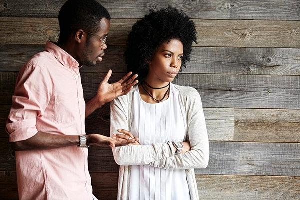 8 geistlose Gewohnheiten, die deine Ehe ruinieren.