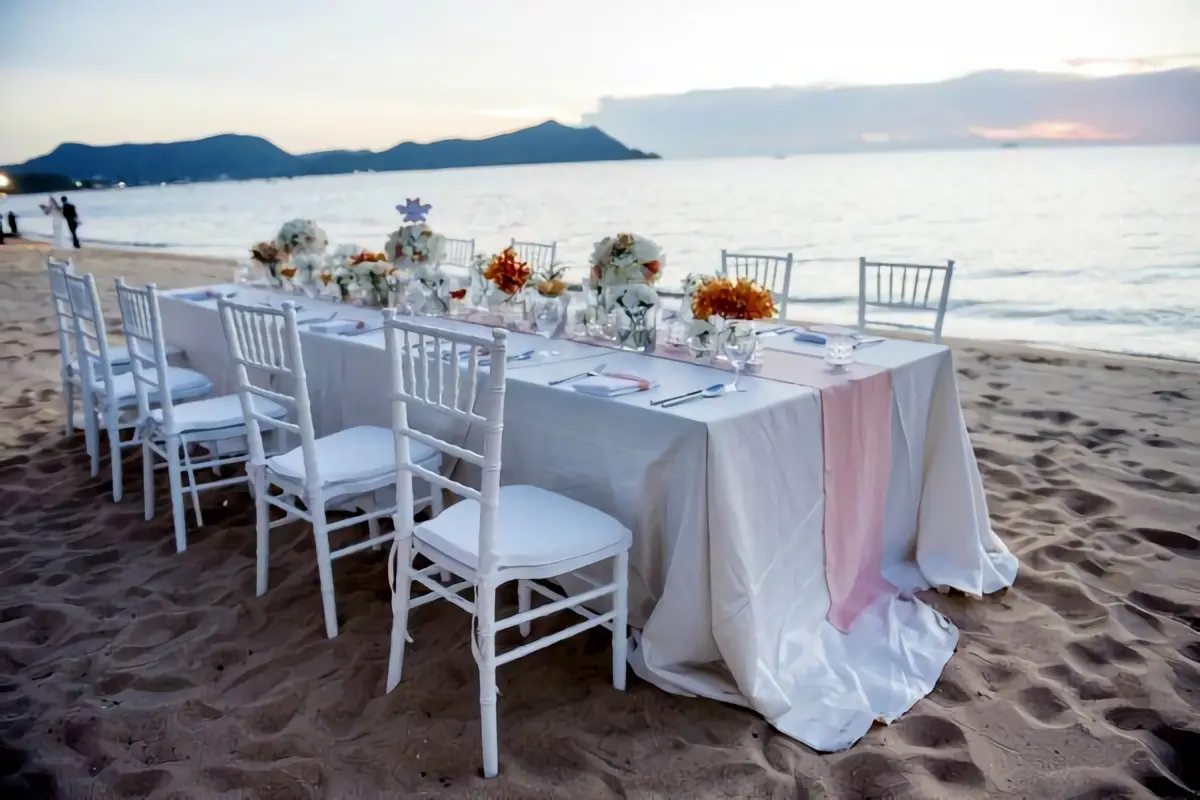 8 consejos para decorar una recepción de boda con un presupuesto