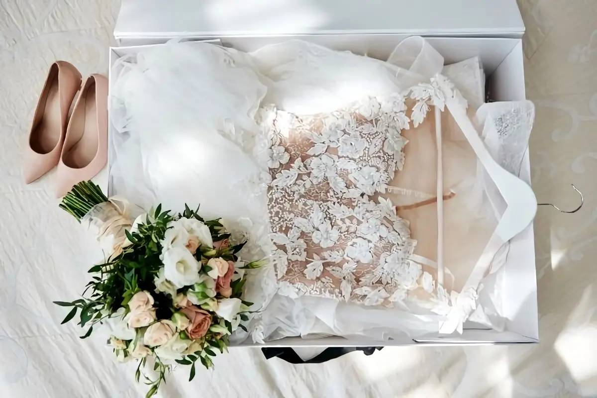 8 Tipps, wie Sie Ihr Brautkleid vor dem großen Tag sicher aufbewahren