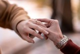 Cómo proponer con un anillo de compromiso de herencia