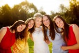4 Gründe, warum Sie Brautjungfern die Wahl ihrer eigenen Kleider überlassen sollten