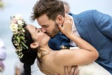 Cómo tener un primer beso memorable en su ceremonia de boda