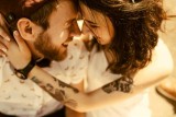 5 maneras de mantener la intimidad durante la planificación de una boda