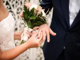 Wie man die Hochzeitsband des Bräutigams auswählt