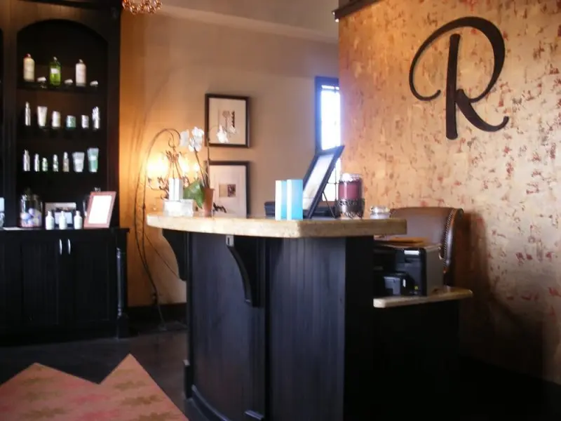 R Salon & Spa