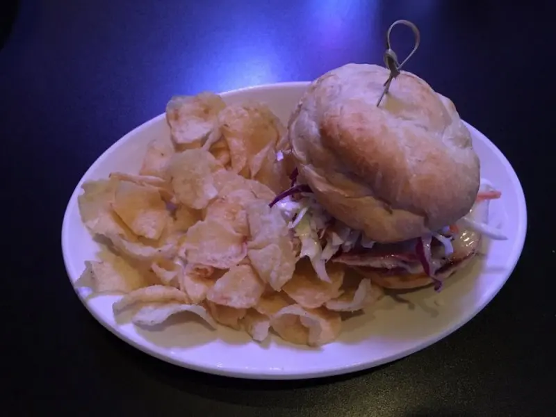 Embe Eatery & Lounge