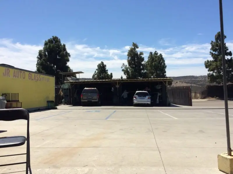 JR Auto Glass JR Auto Glass