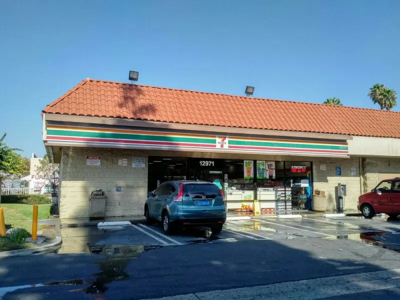 7-Eleven 7-Eleven