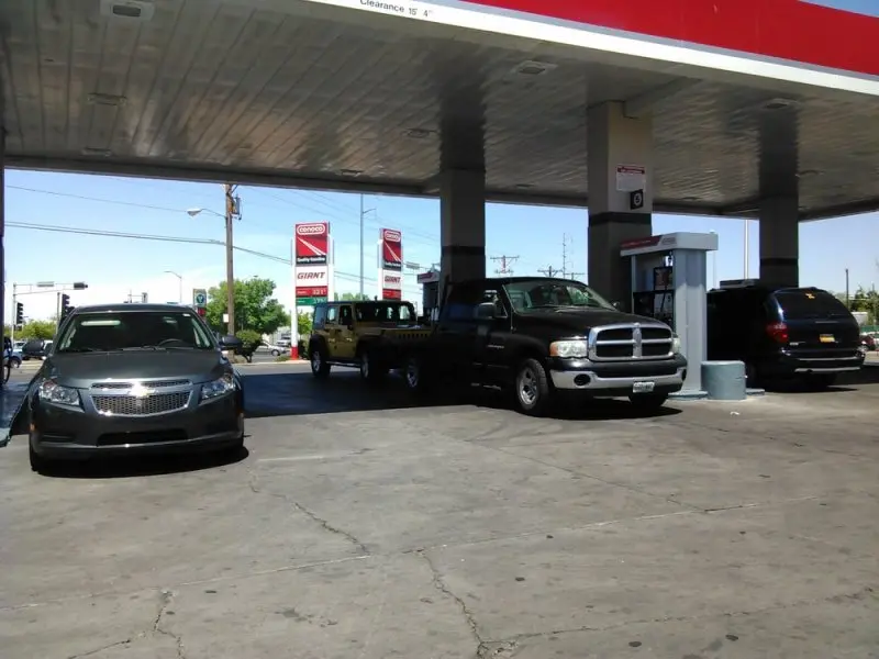 Giant Conoco Gasoline & Convenience Store Giant Conoco Gasoline & Convenience Store