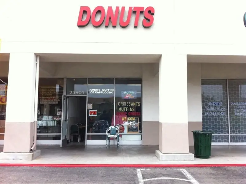 Deluxe Donuts