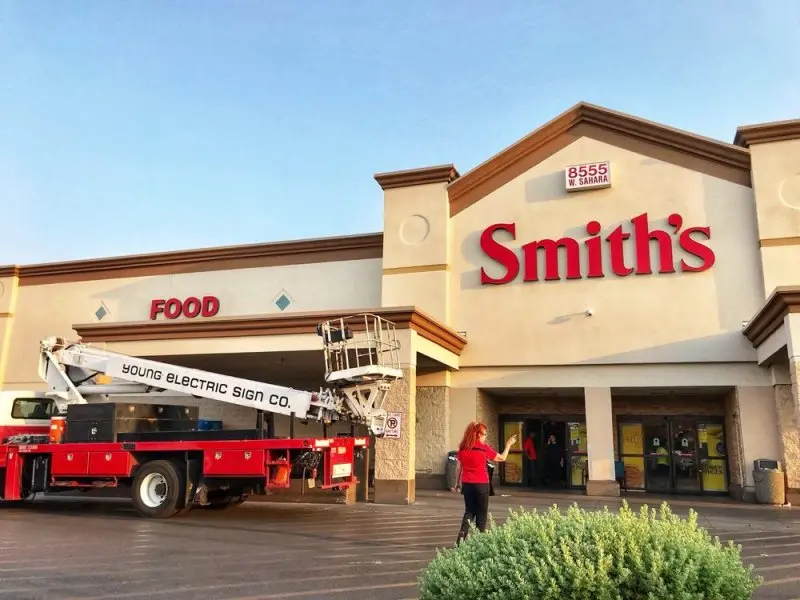 Smith's Smith's