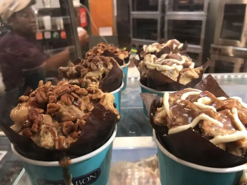 Cinnabon Cinnabon
