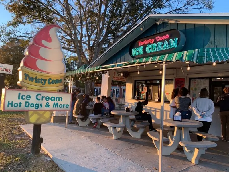 Twisty Cone Ice Cream & Cakes Twisty Cone Ice Cream & Cakes