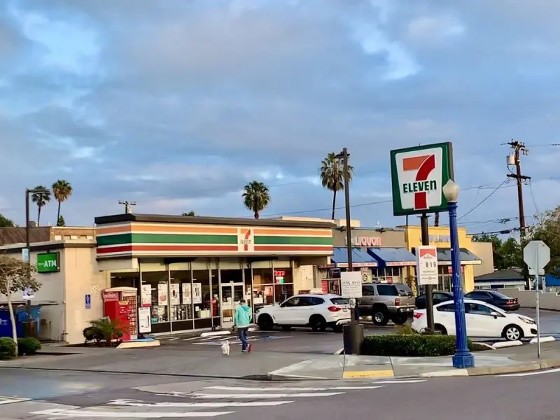 7-Eleven 7-Eleven