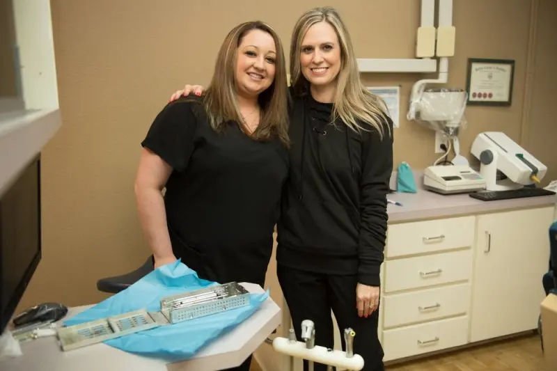 Aesthetic & Implant Dentistry Aesthetic & Implant Dentistry