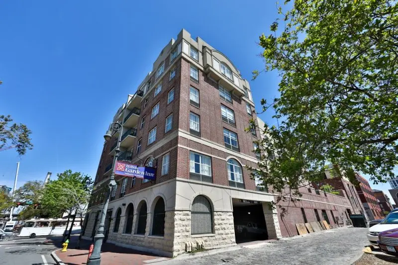 Hilton Garden Inn Savannah Historic District Hilton Garden Inn Savannah Historic District