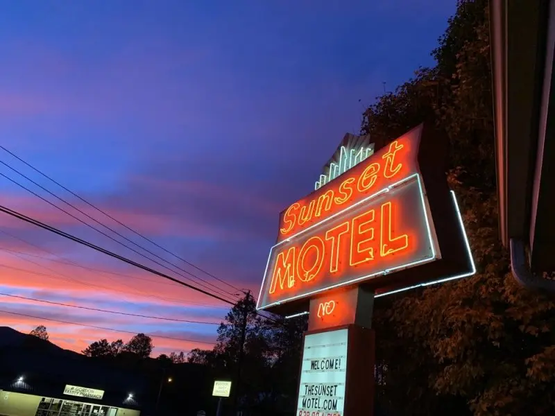 The Sunset Motel The Sunset Motel