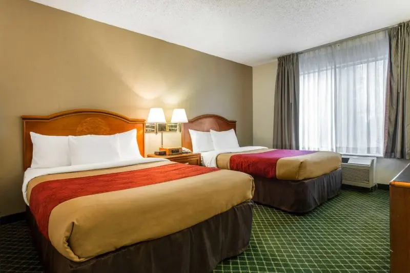 Econo Lodge Inn & Suites Airport Econo Lodge Inn & Suites Airport